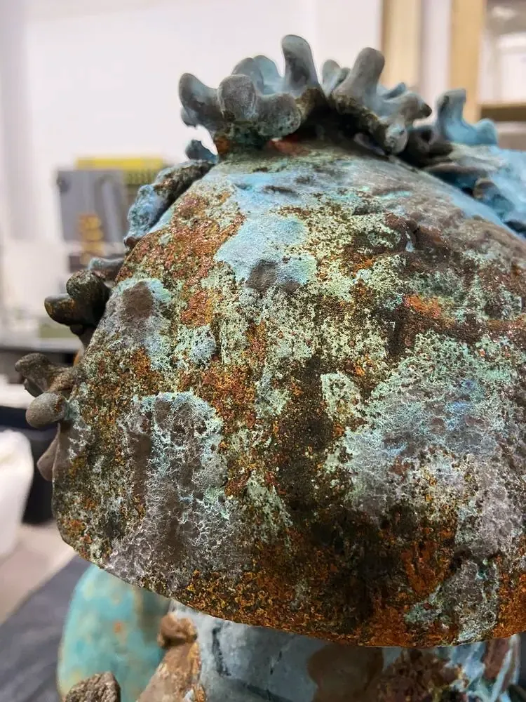 Detalle de la pátina oxidada